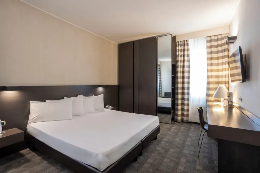 Hotel Ovest - Image 1