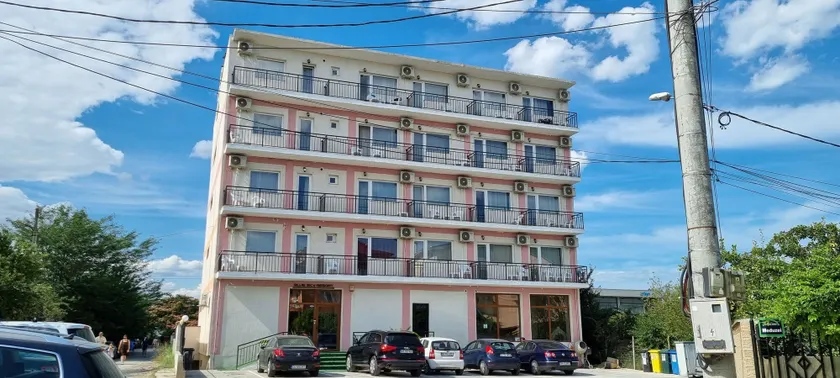 Hotel Blue Sky Resort - Image 1