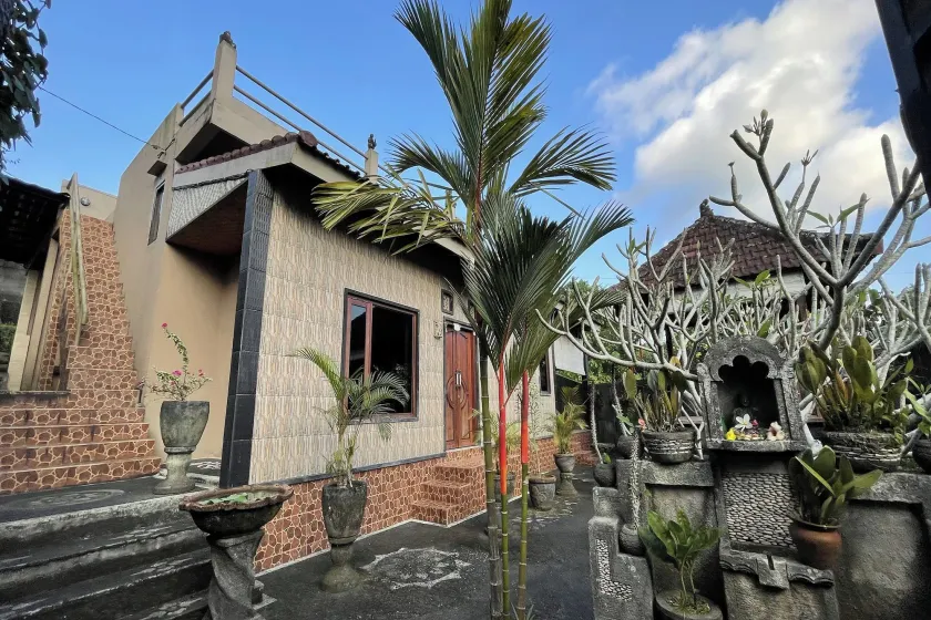 Mongan Homestay Beside The Belulang Hot Spring - Image 1