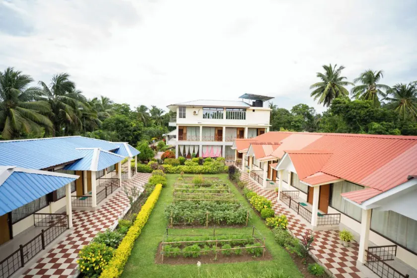 Hotel Neha Palace - Image 1