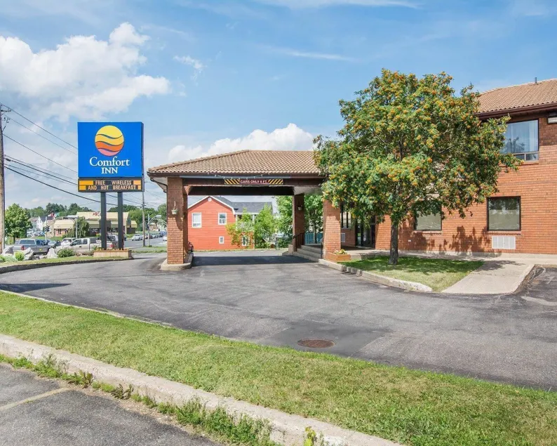 Comfort Inn - Image 1