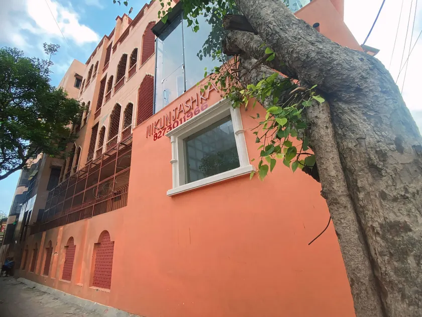 Nikunj Ashram Hotel - Image 1