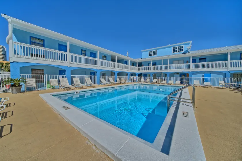 Aqua View Motel - Image 1