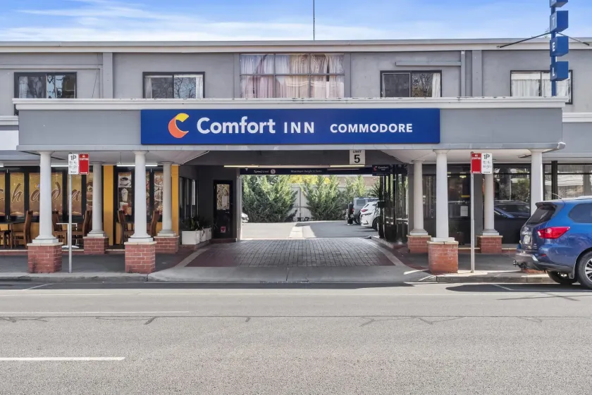 Comfort Inn Commodore Albury - Image 1