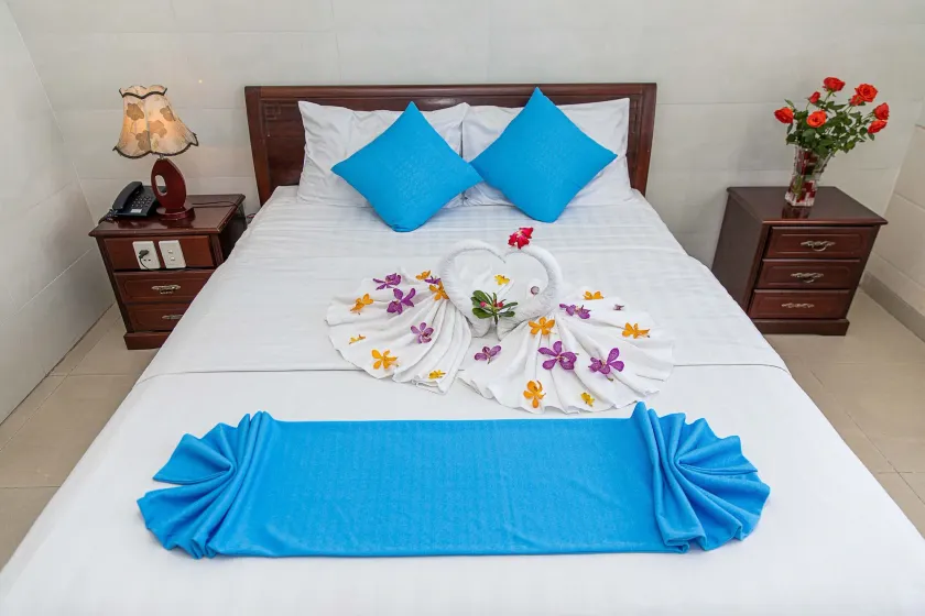 Phong Lan 2 Hotel - Image 1