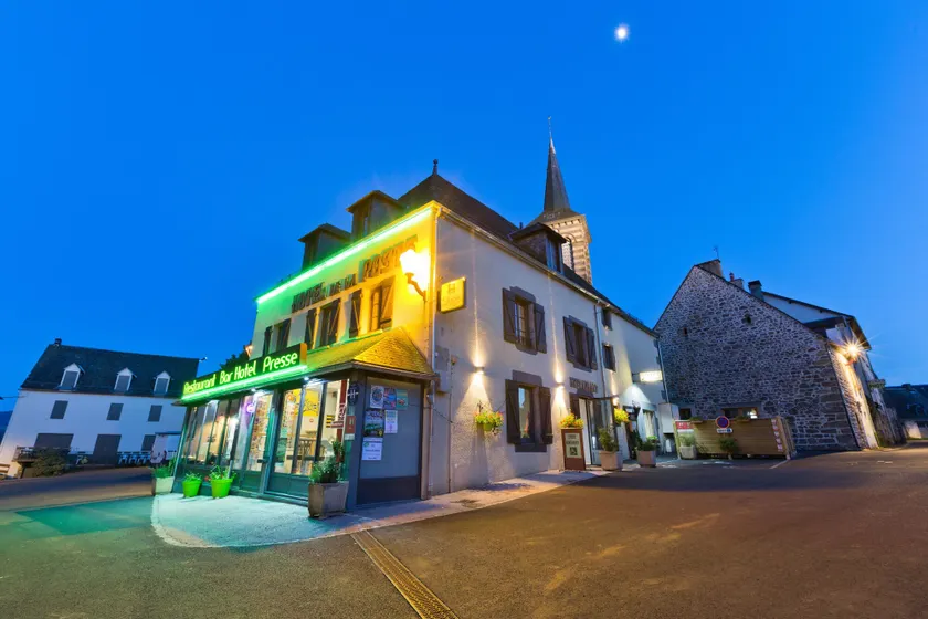 Logis Hotel De La Poste - Image 1