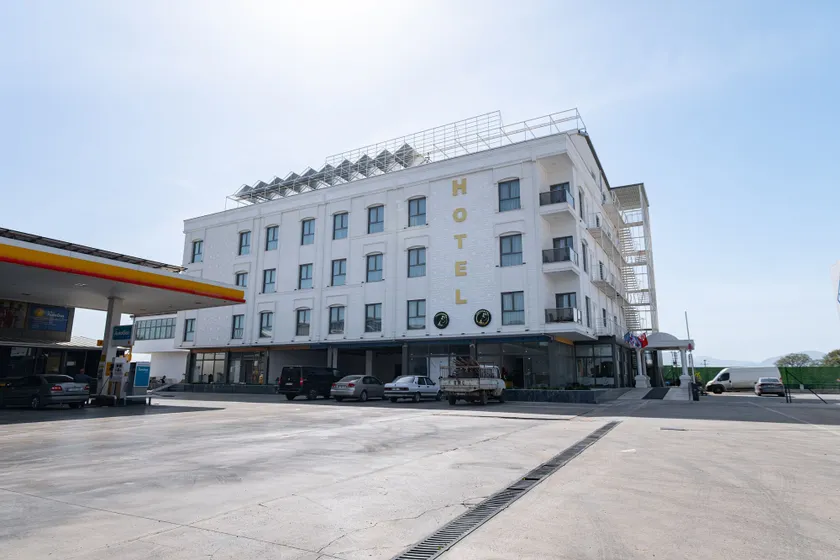 Hipodrom Hotel - Image 1