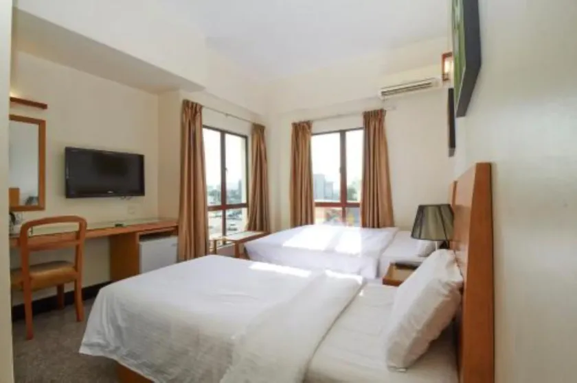 Kepong Hotel - Image 1