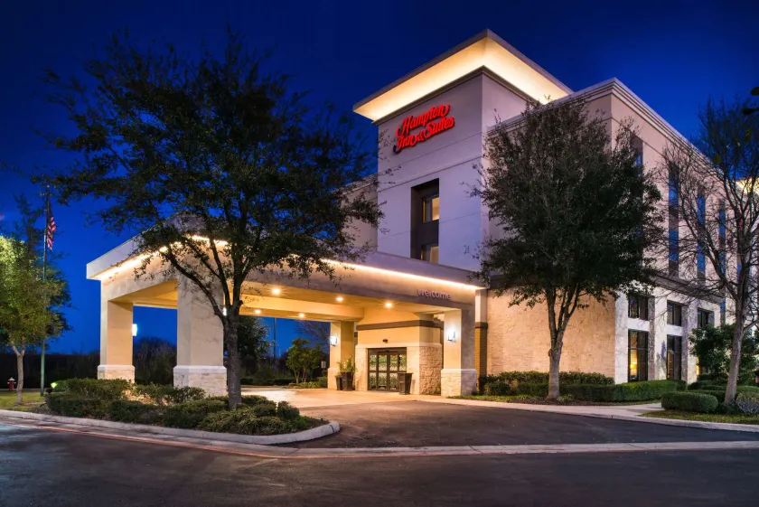 Hampton Inn & Suites Schertz - Image 1