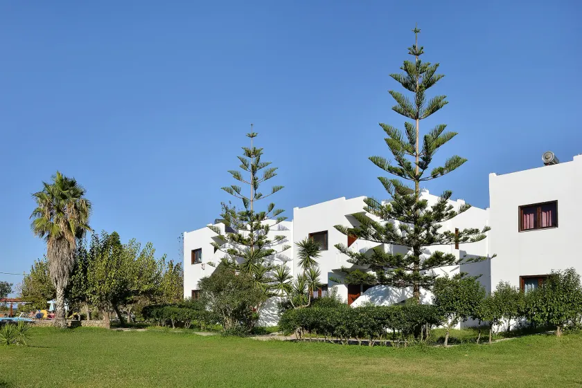 San Antonio Apartments - Image 1