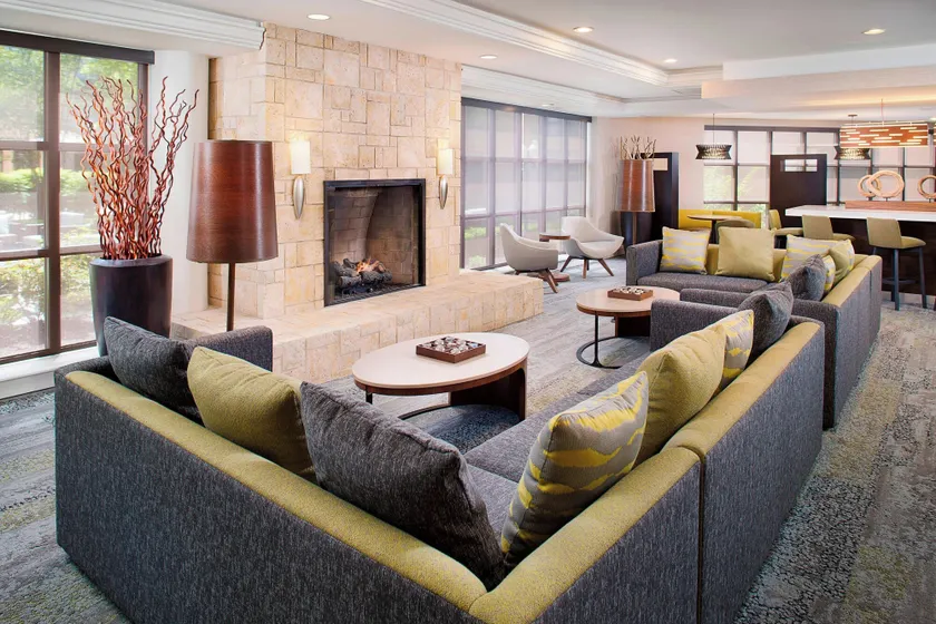Courtyard by Marriott Ann Arbor - Image 1