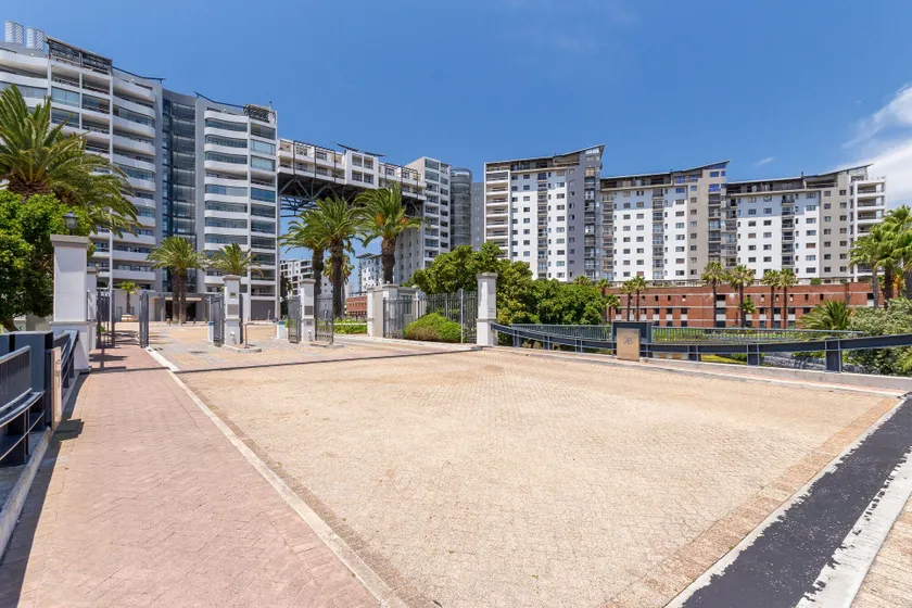 Lavira - Image 1