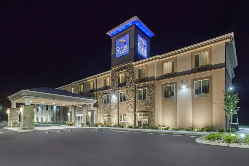 Sleep Inn & Suites Monroe - Woodbury - Image 1