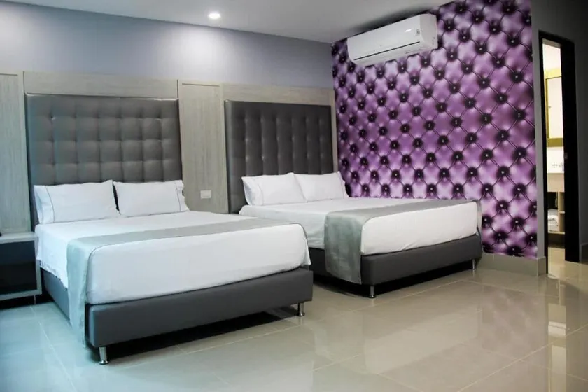 Hotel Lleras Express - Image 1