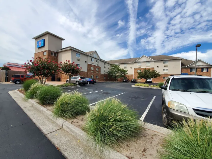 Motel 6-Richmond, VA - I-64 West - Image 1