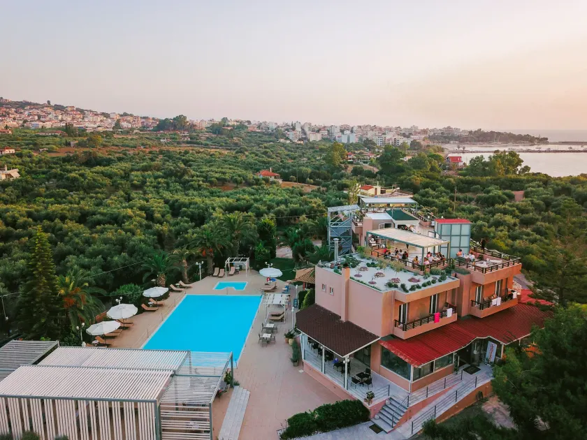 Apollo Resort Art Hotel - Image 1