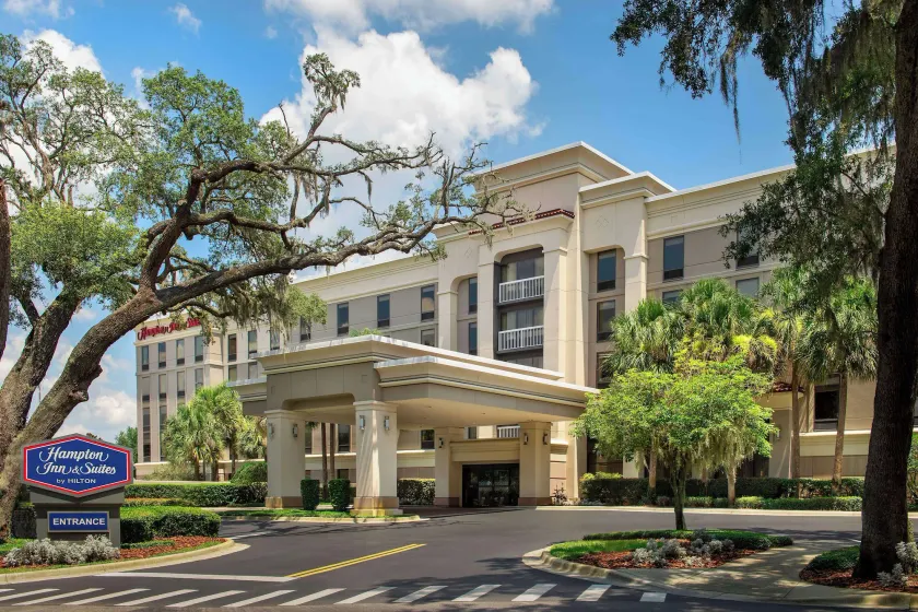 Hampton Inn & Suites Lake Mary At Colonial Townpark - Image 1