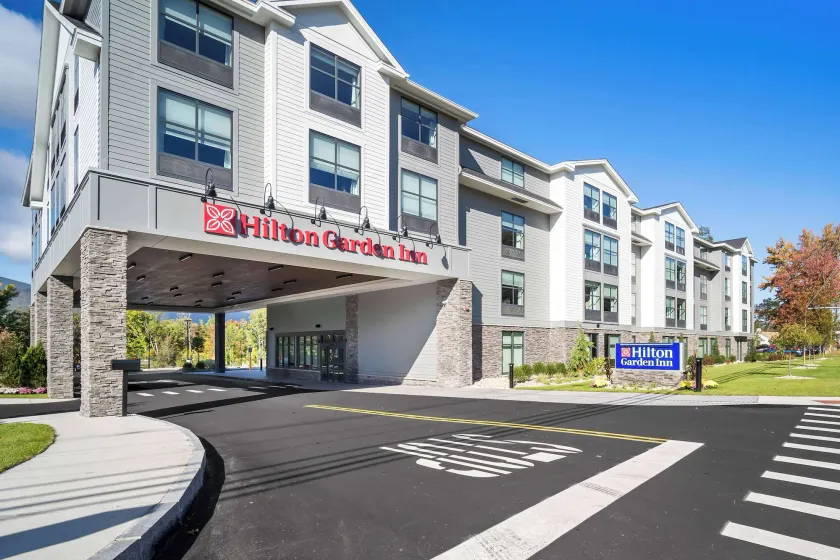 Hilton Garden Inn North Conway - Image 1
