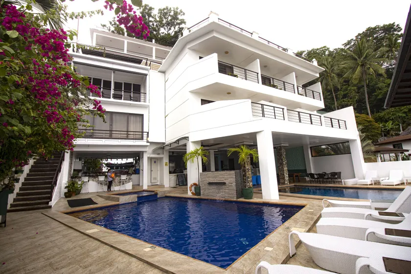 Manarra Seaview Resort - Image 1