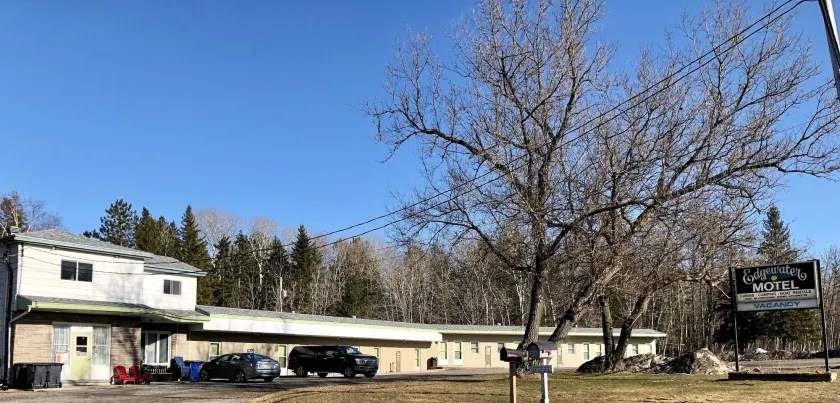 Edgewater Motel & Campground - Image 1