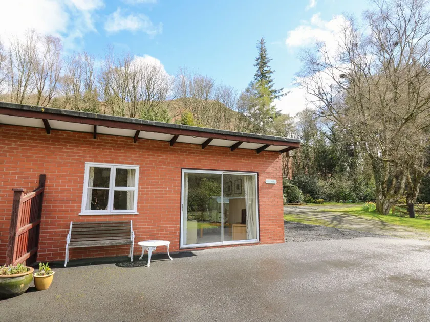 Salmon Cottage - Image 1