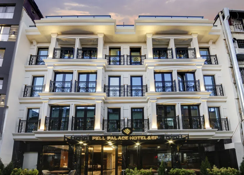 Pell Palace Hotel & SPA - Image 1