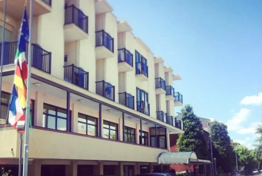Hotel Diamante COLAZIONE XL PARCHEGGIO GRATIS A 5 CHILOMETRI DA RIMINI FIERA - Image 1
