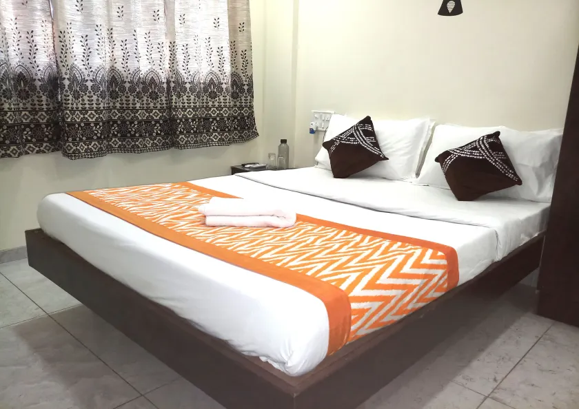 Hotel Royal Front Residency - Image 1