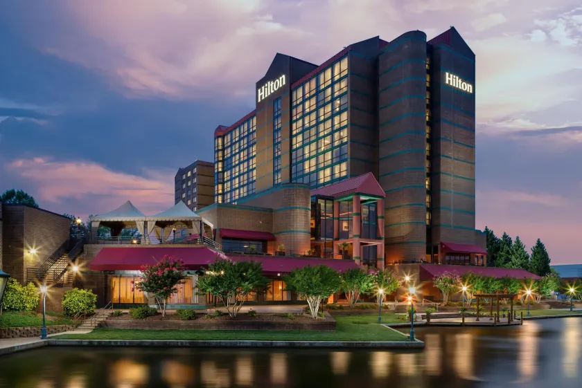Hilton Charlotte University Place - Image 1