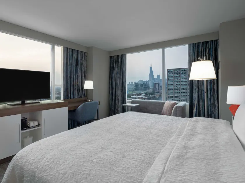 Hampton Inn Chicago McCormick Place - Image 1