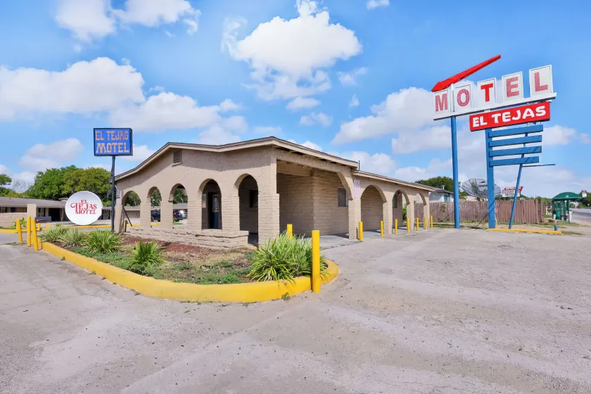 EL TEJAS MOTEL - Image 1