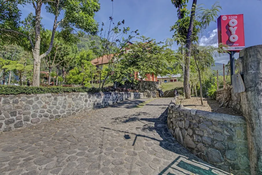 Hotel O Villa Inn App Trawas Bintaro Syariah - Image 1