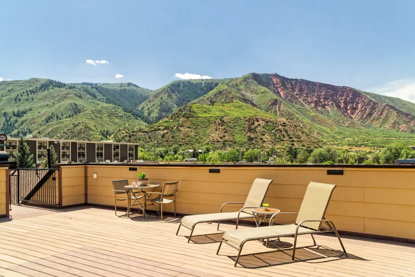 Glenwood Springs Inn - Image 1