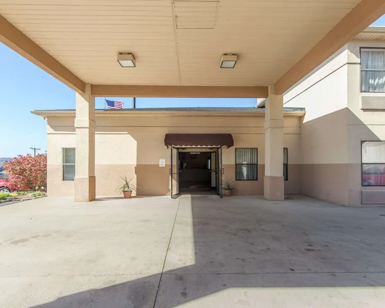 Quality Inn & Suites Portsmouth - Image 1