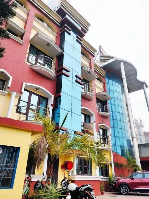 Hotel Laxmi Palace Near ISBT Dehradun - Image 1