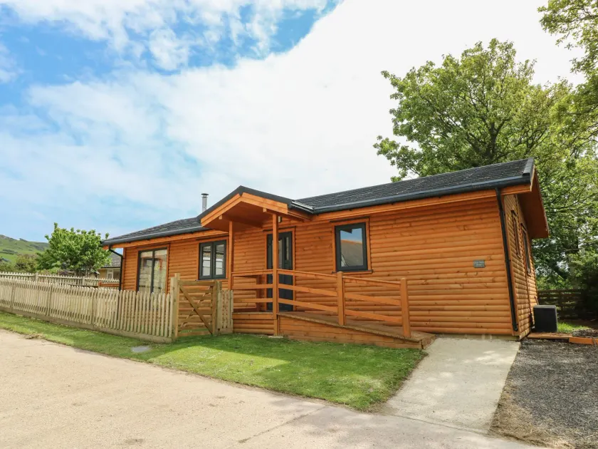 Chale Farm Lodge - Image 1