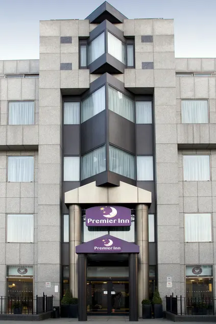 Premier Inn London City - Tower Hill - Image 1