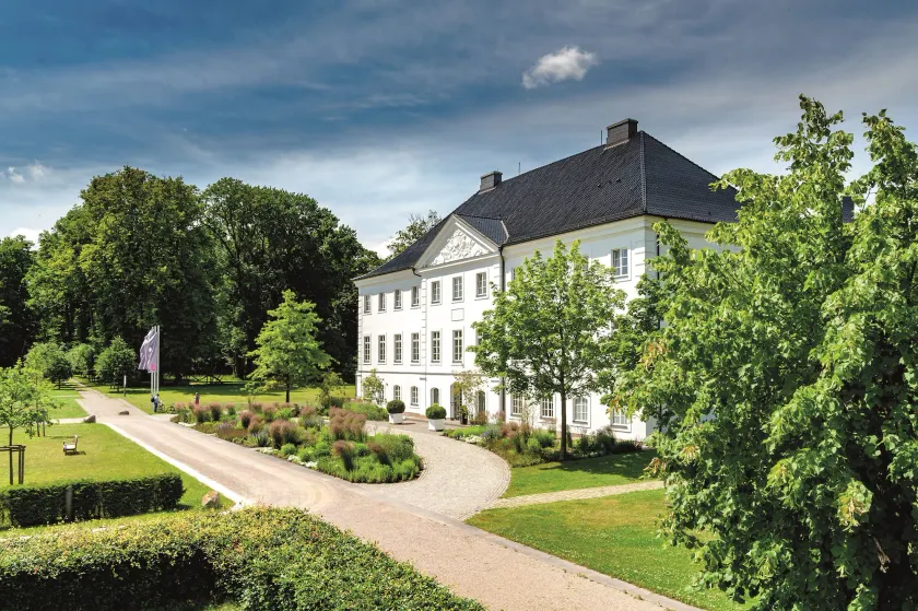 Schlosshotel Groß Schwansee - Image 1