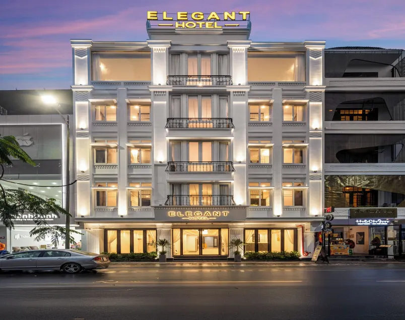 Elegant Hotel - Image 1