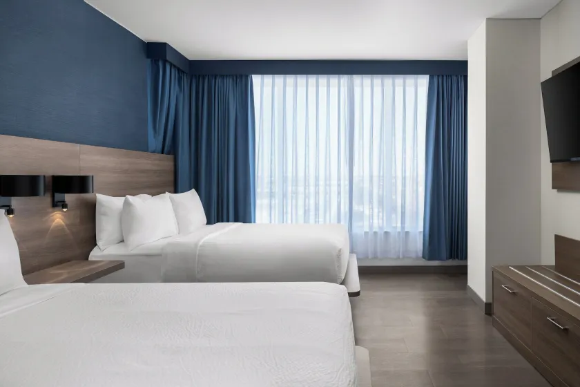Holiday Inn Express Montreal Airport - St-Laurent by IHG - Image 1