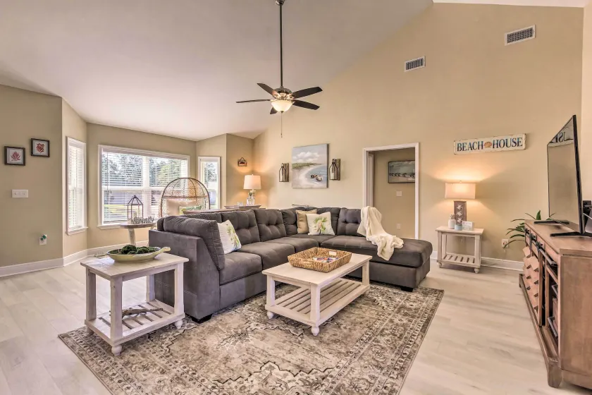 Gulf Breeze Getaway - 8 Mi to Pensacola Beach - Image 1
