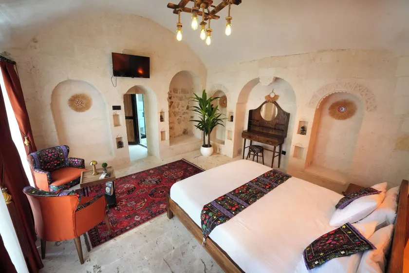 NUHARA OTEL - Image 1