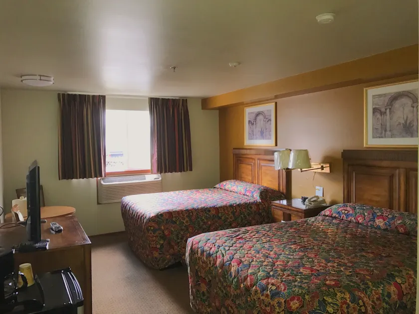 Bay City Inn - Image 1