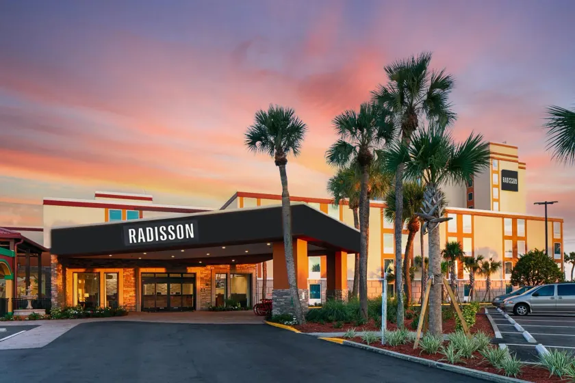 Radisson Hotel Orlando Lake Buena Vista South - Image 1