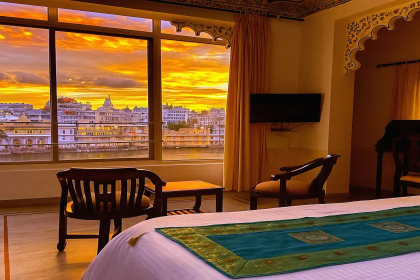 THAMLA HAVELI - Heritage Lake View Hotel - Image 1
