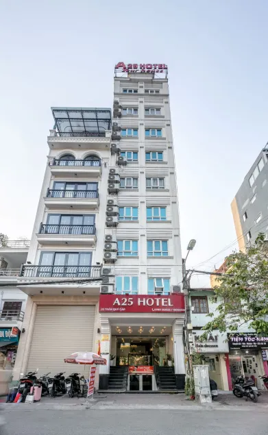 A25 Hotel - 28 Trần Quý Cáp - Image 1