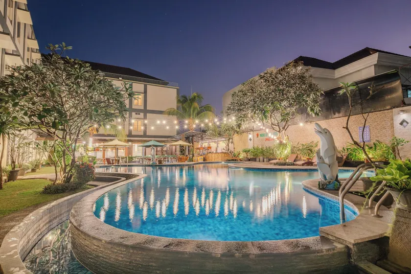 Hotel Puri Indah & Convention - Image 1