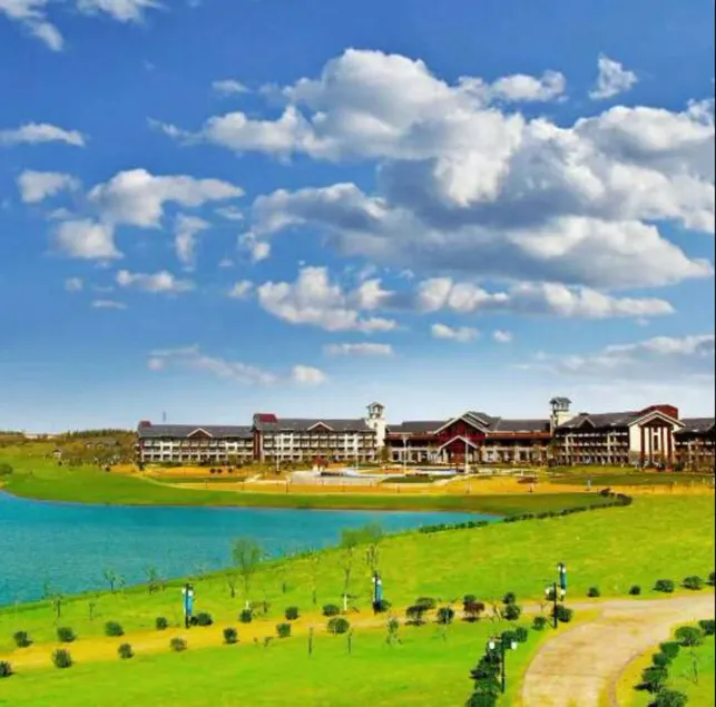 Queshan Lake Arcadia Intl Resort - Image 1