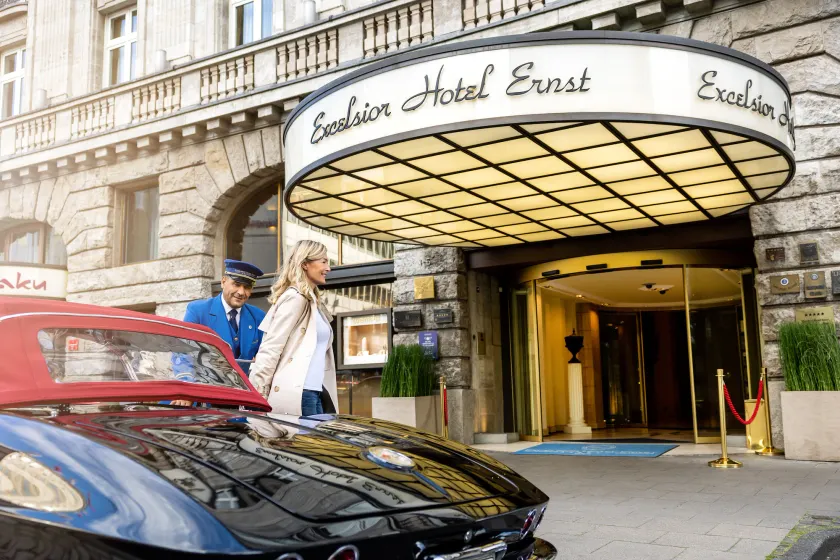 Excelsior Hotel Ernst am Dom - Image 1