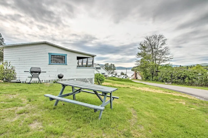 Newfound Lake Studio: BBQ, Fire Pit & Beach Access - Image 1